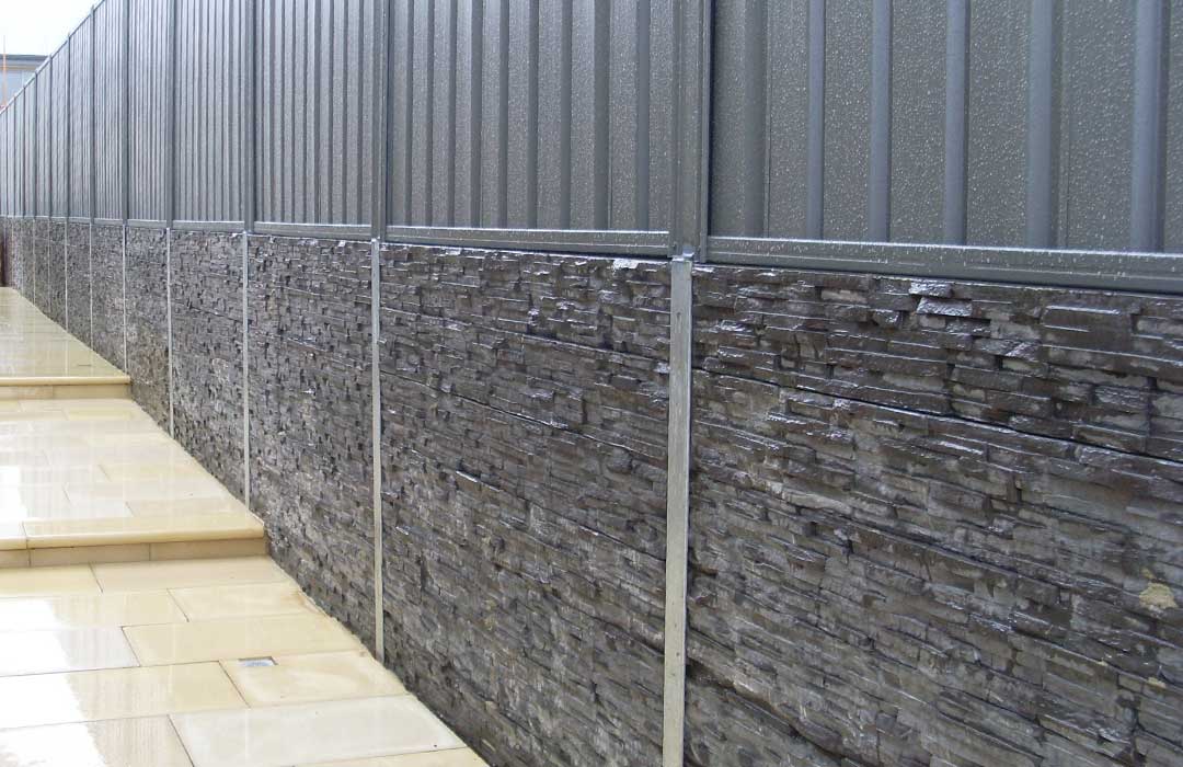 Retaining walls with fencing on-top in Adelaide